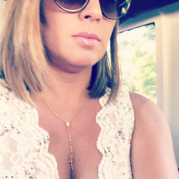 πΊMeet your Posher, Maxima - Picture 5 of 9